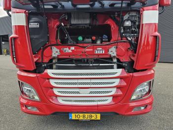 DAF XF 460 6x2 / PENZ CRANE